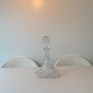 Elegant Clear Glass Decanter
